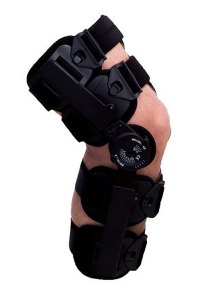 Iar-OP agus Braces Glún Rehab